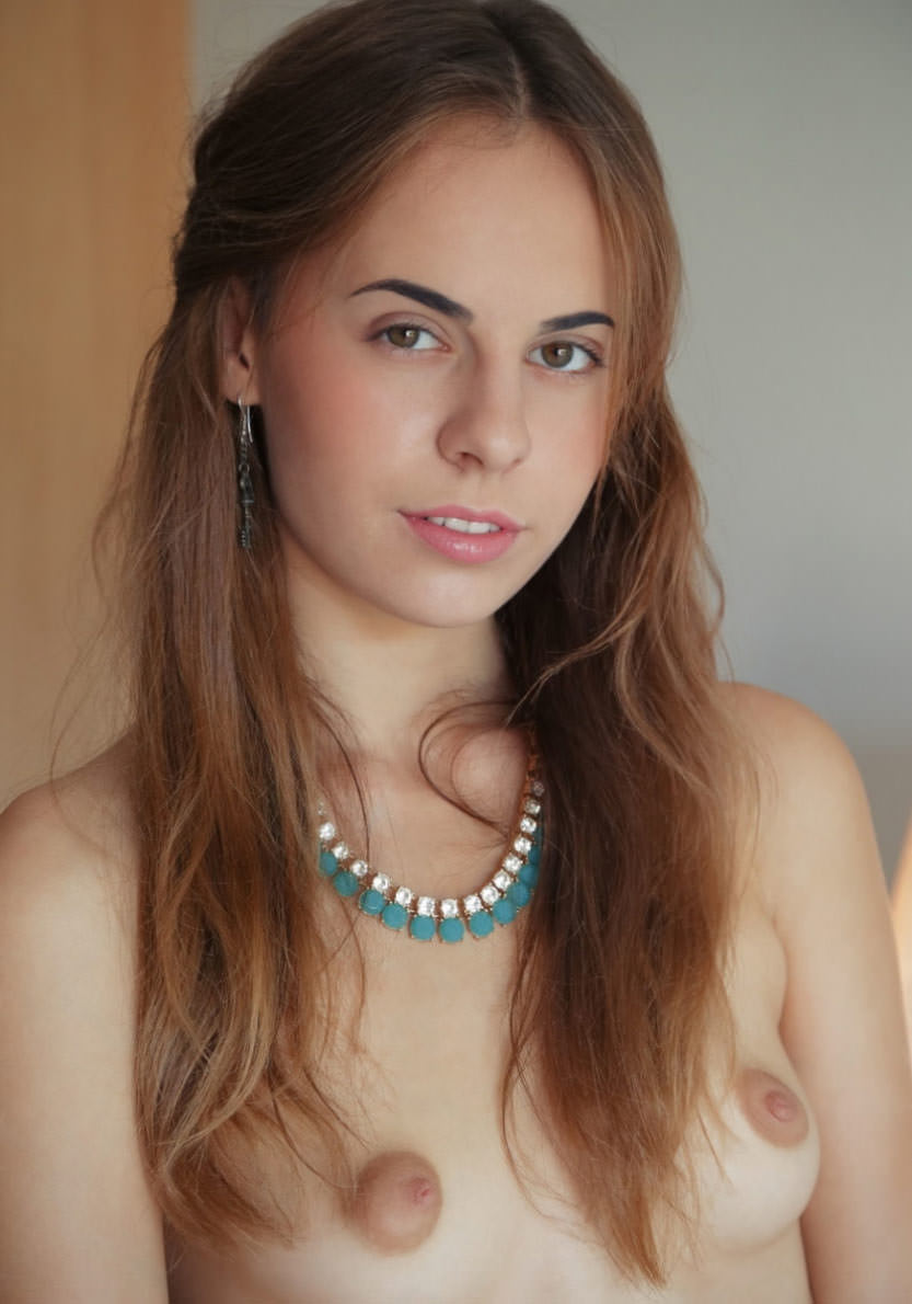 Худая няшка