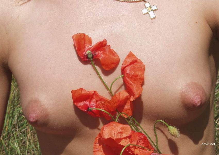 Блондинка дня: флора и фауна